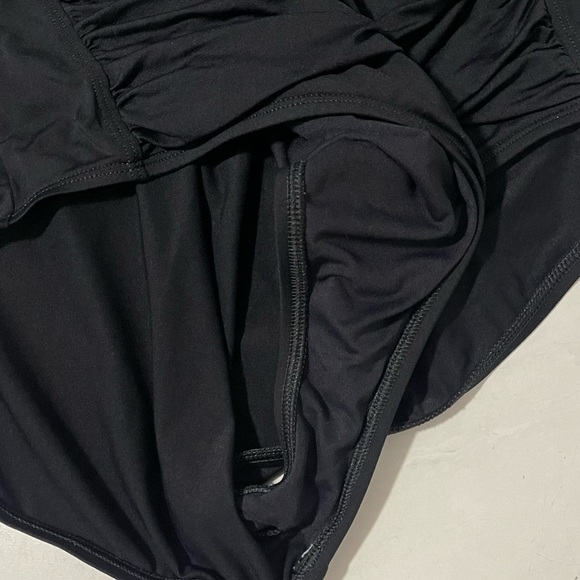 La Blanca Black Ruched One Piece Swimsuit Size 22W Minimalist Beach Swim Resort - Picture 5 of 5